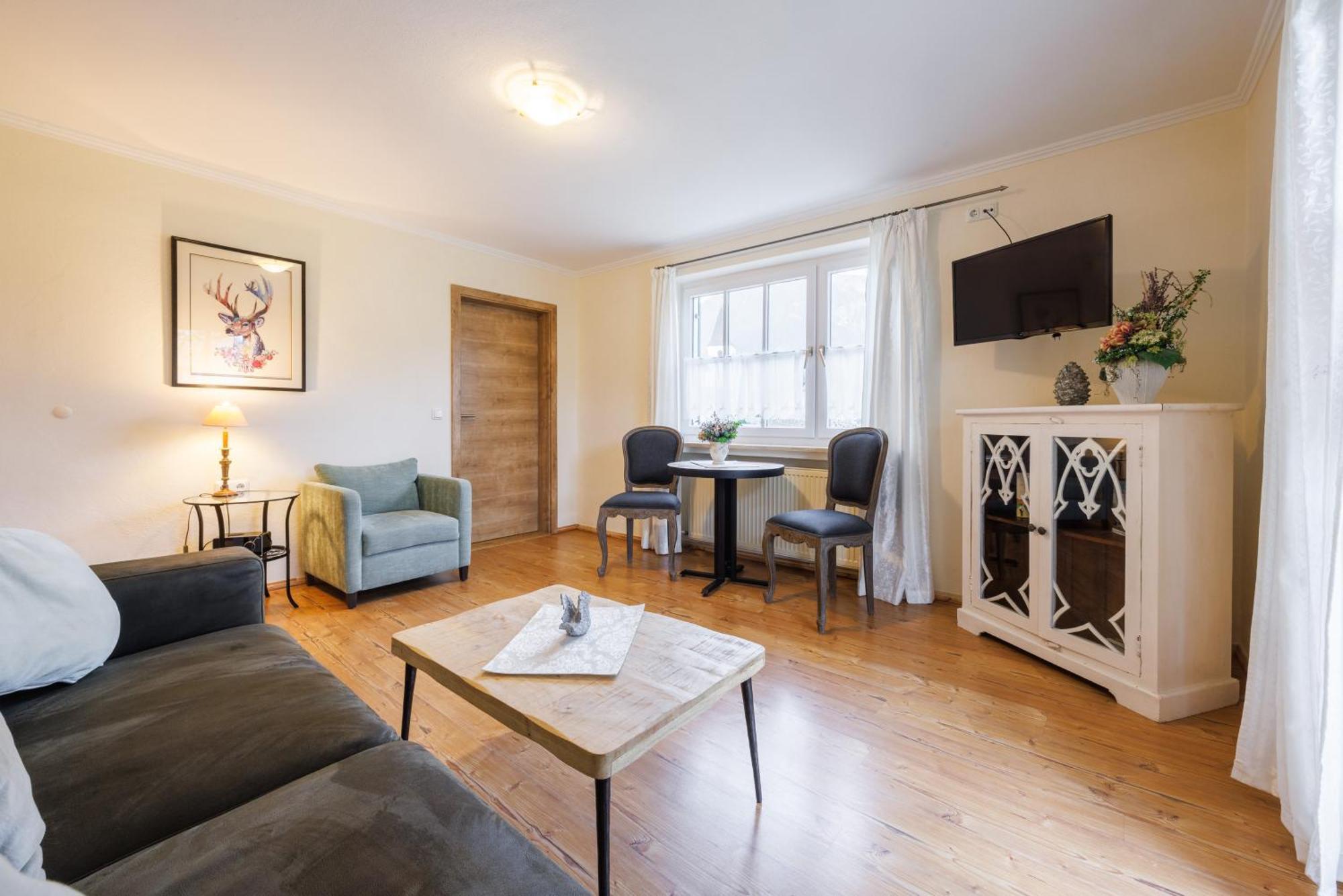 Gaestehaus Burghartswieser Inkl. Chiemgaukarte * Bernau am Chiemsee